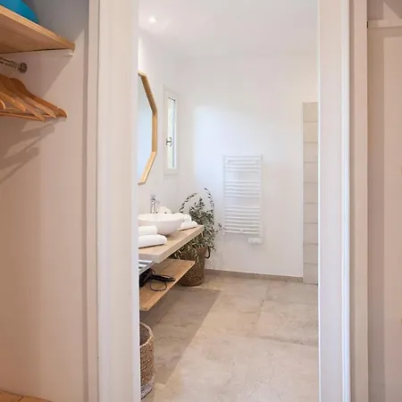 Palmier De 3 Piscine Commune Chauffee קאלבי